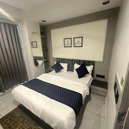 Hotel Asiana Sky Motera Αχμπανταμπάντ Εξωτερικό φωτογραφία