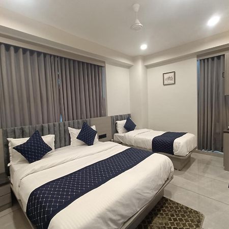 Hotel Asiana Sky Motera Αχμπανταμπάντ Εξωτερικό φωτογραφία
