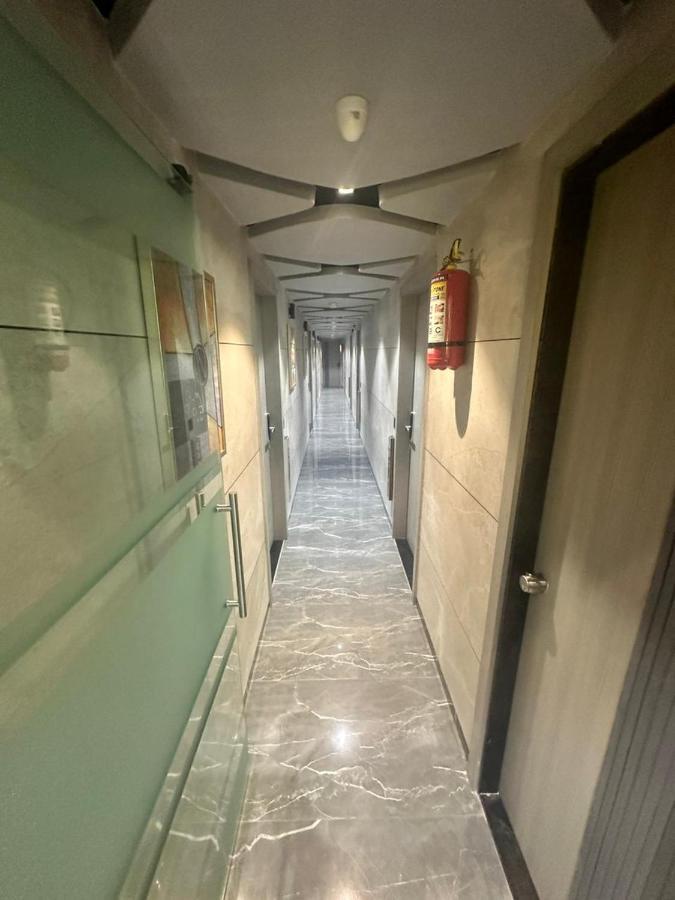 Hotel Asiana Sky Motera Αχμπανταμπάντ Εξωτερικό φωτογραφία
