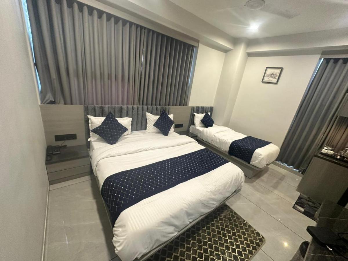 Hotel Asiana Sky Motera Αχμπανταμπάντ Εξωτερικό φωτογραφία