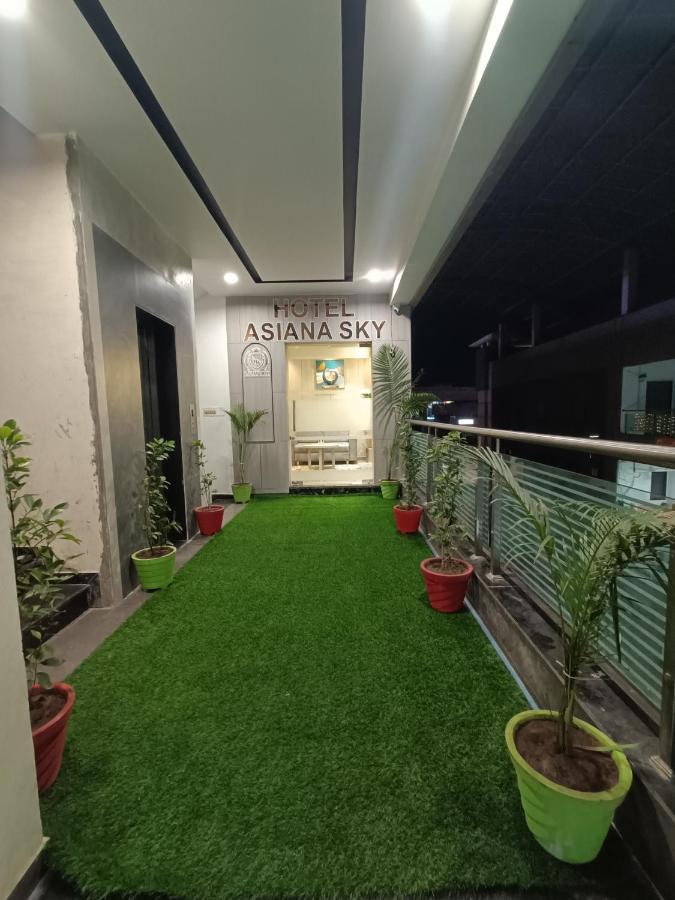 Hotel Asiana Sky Motera Αχμπανταμπάντ Εξωτερικό φωτογραφία