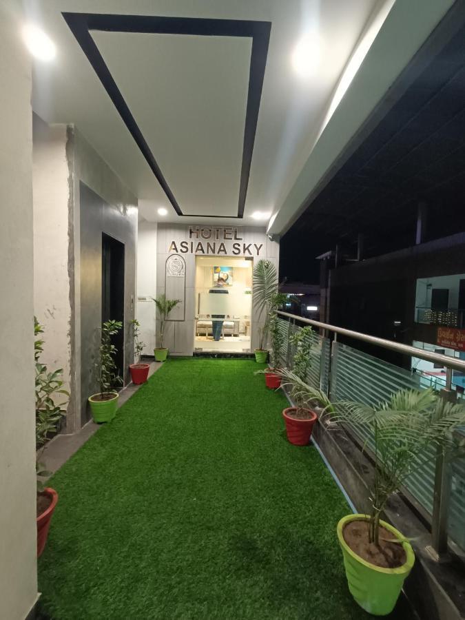 Hotel Asiana Sky Motera Αχμπανταμπάντ Εξωτερικό φωτογραφία