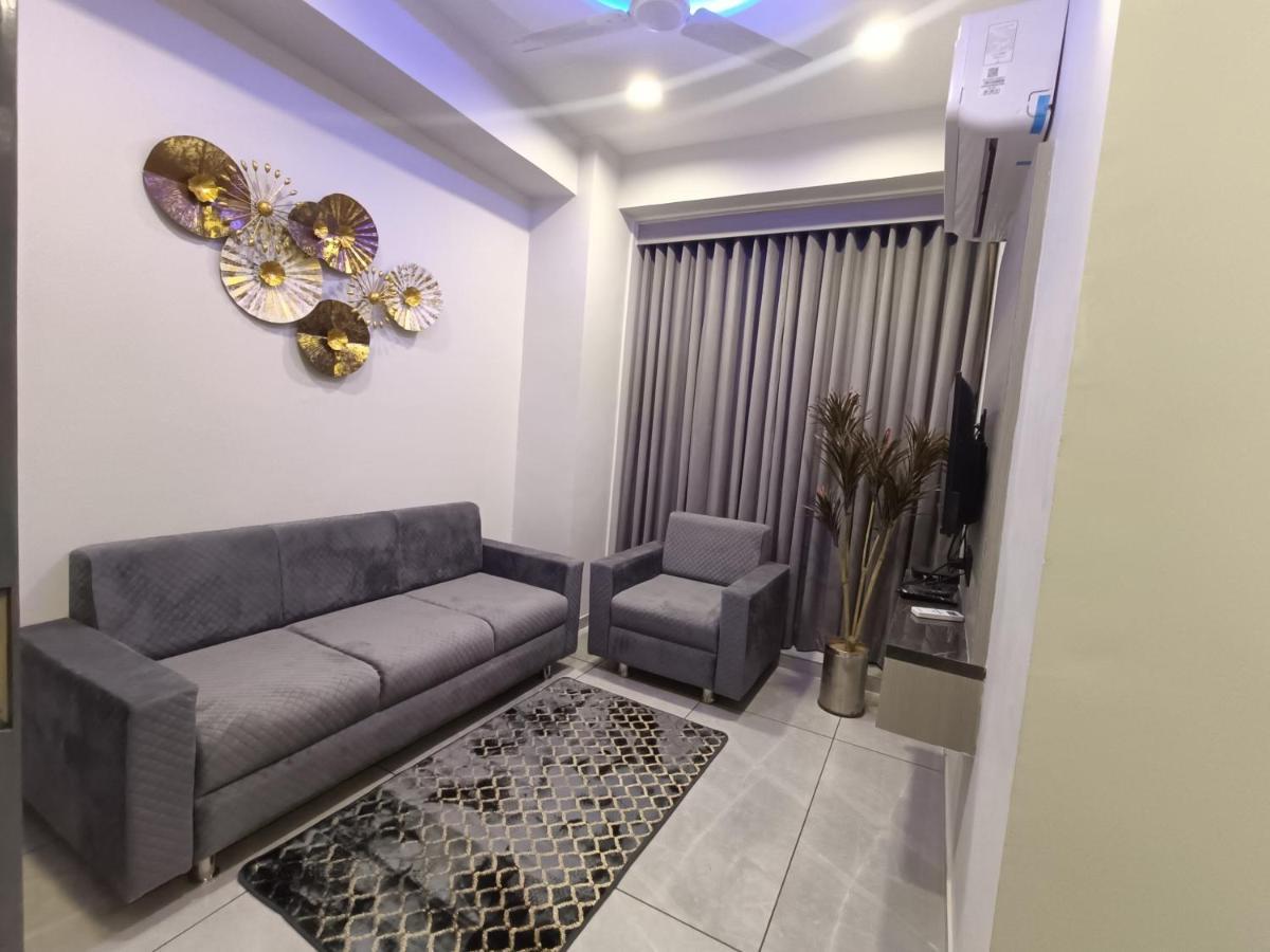 Hotel Asiana Sky Motera Αχμπανταμπάντ Εξωτερικό φωτογραφία