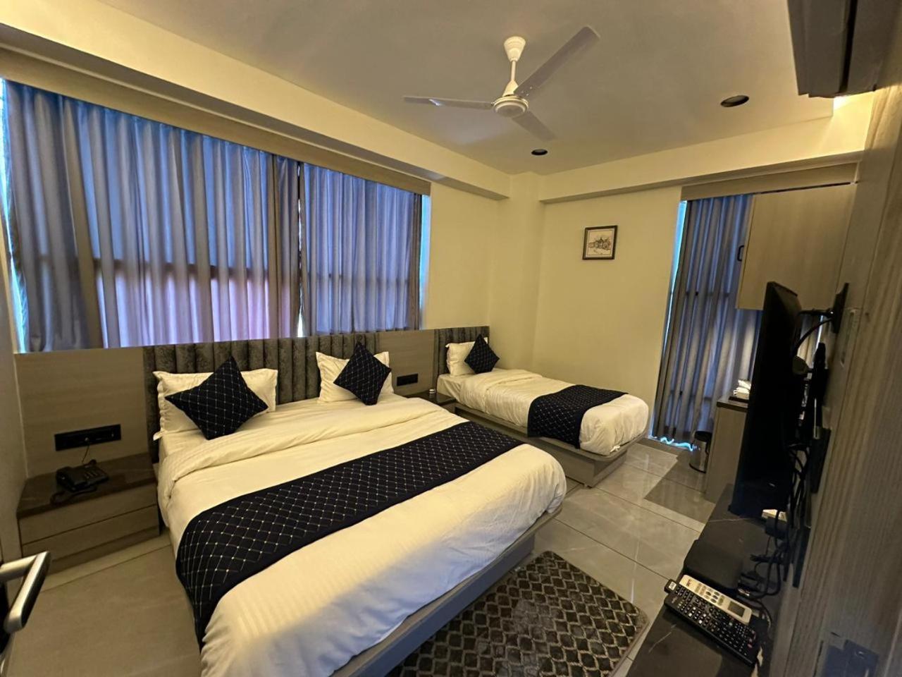 Hotel Asiana Sky Motera Αχμπανταμπάντ Εξωτερικό φωτογραφία