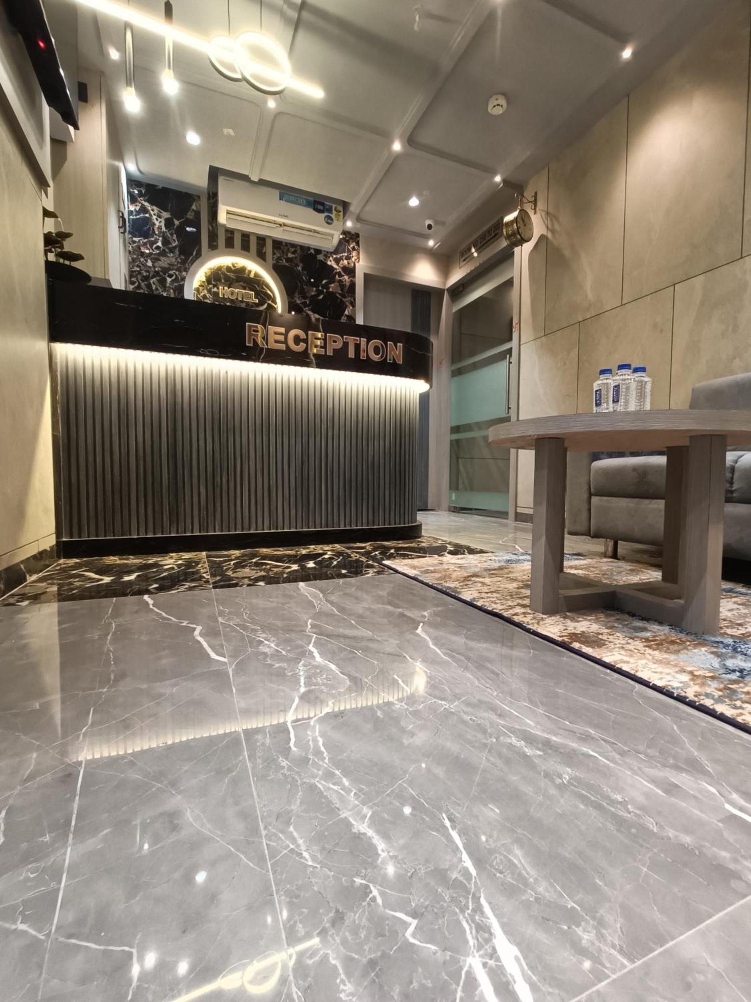 Hotel Asiana Sky Motera Αχμπανταμπάντ Εξωτερικό φωτογραφία